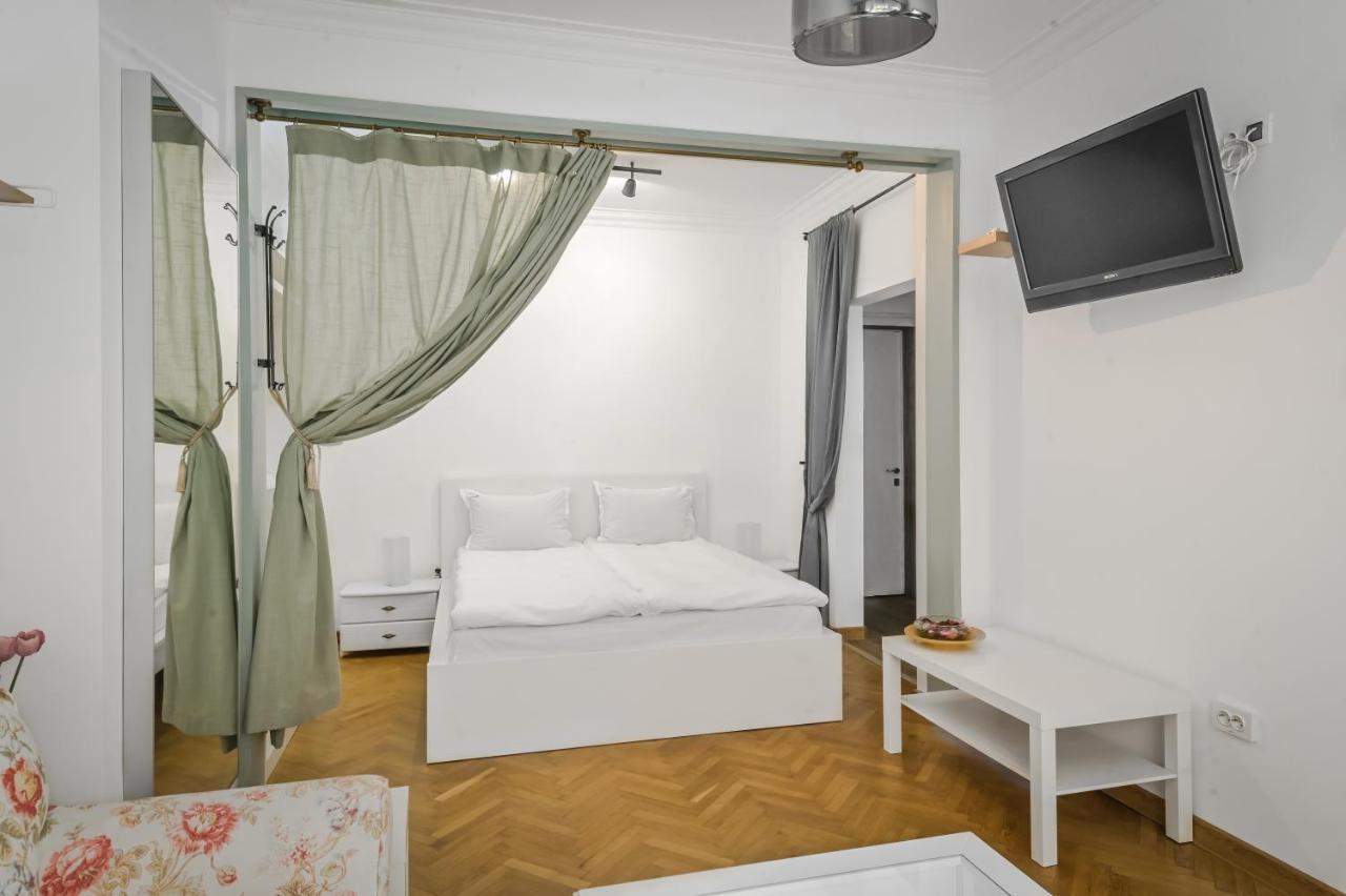 Floral Retreat In Center By Flat Mаnager * סופיה