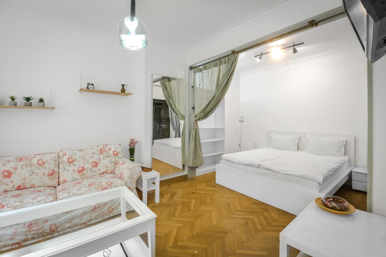 Floral Retreat In Center By Flat Mаnager * סופיה
